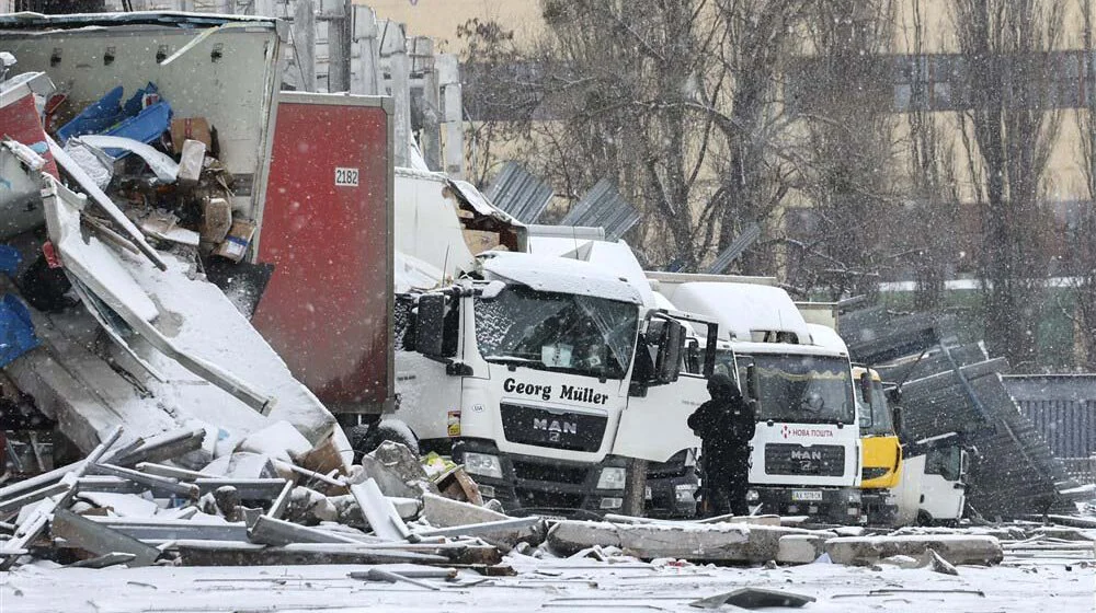 U ruskom udaru na minibus na severu Ukrajine devet osoba poginulo