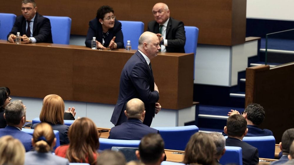 VIDEO: Fight Breaks Out in Bulgarian Parliament Over Euro Adoption Decision