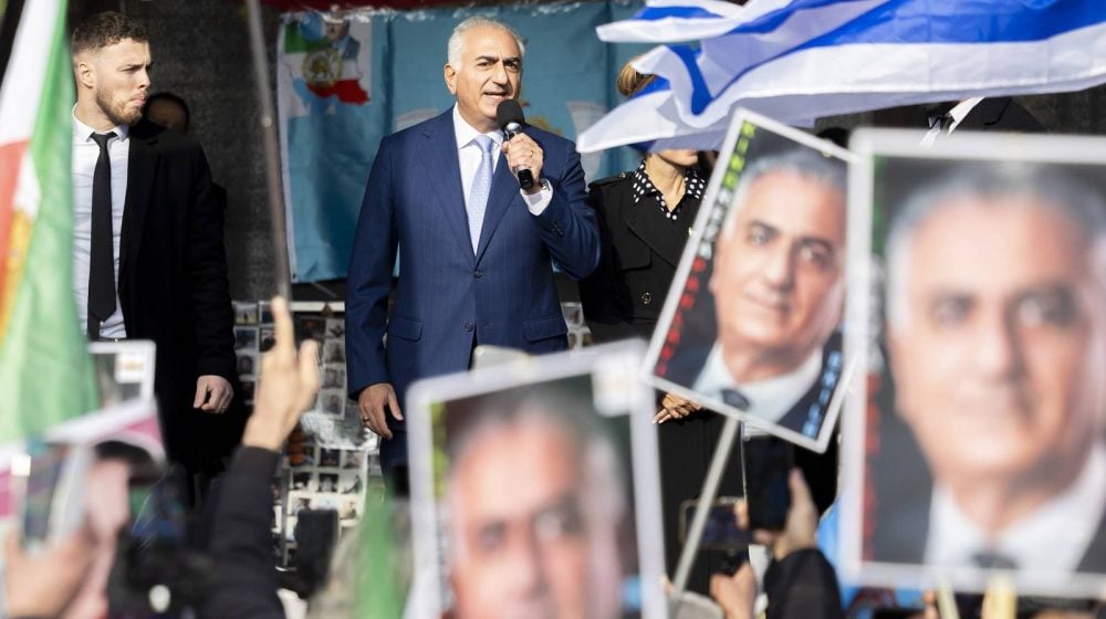 “In Exile Since 1979”: Who Is Reza Pahlavi, Who Called on the Iranian People to Rise Up?