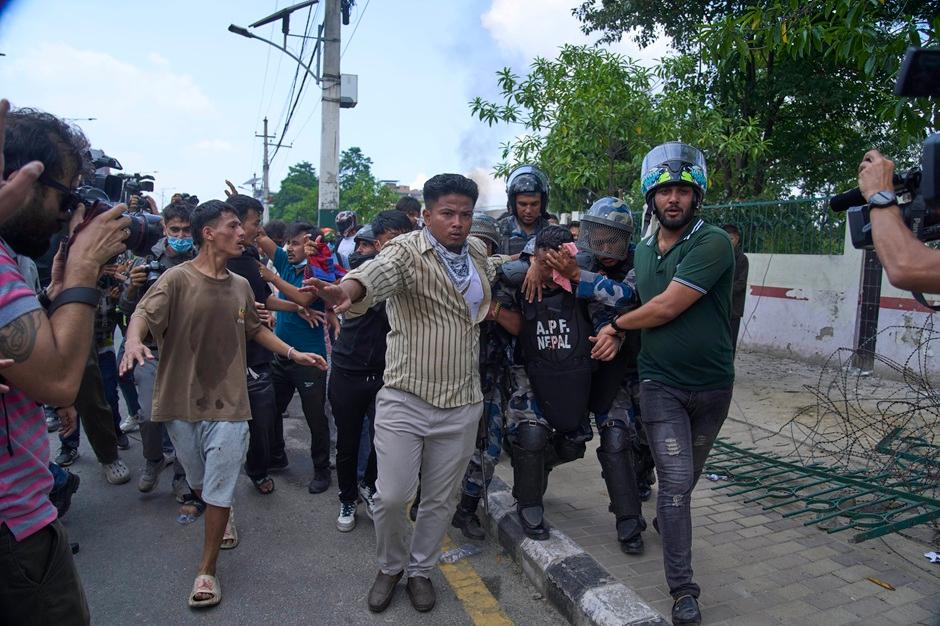 FOTO: Beta-AP Wie hat alles in Nepal begonnen?