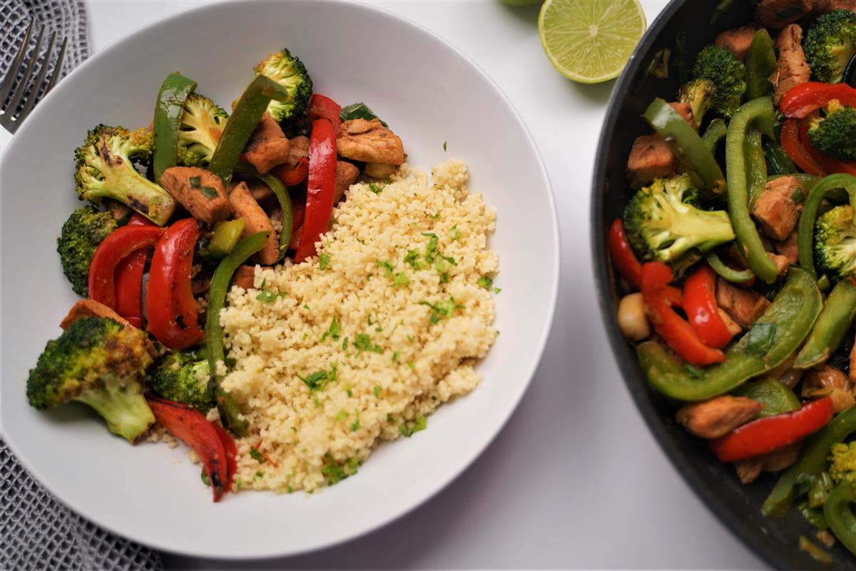 Quick Chicken with Couscous – A Dish That Will Pleasantly Surprise You with Its Flavor