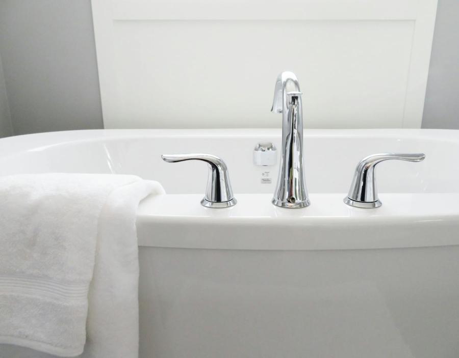 This is the Simplest Trick for a Sparkling Clean Bathroom