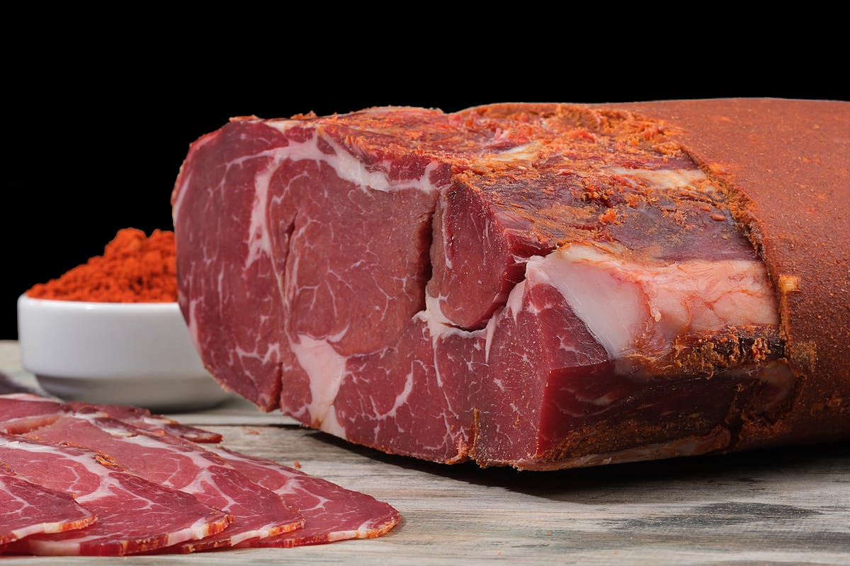 Big Guide: Which Wood Is Best for Smoking Meat