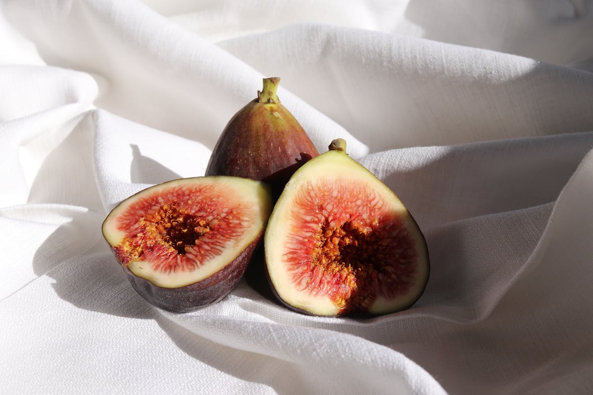 A Fruit That’s Great for Digestion and Heart, and Works on Skin Like Expensive Creams