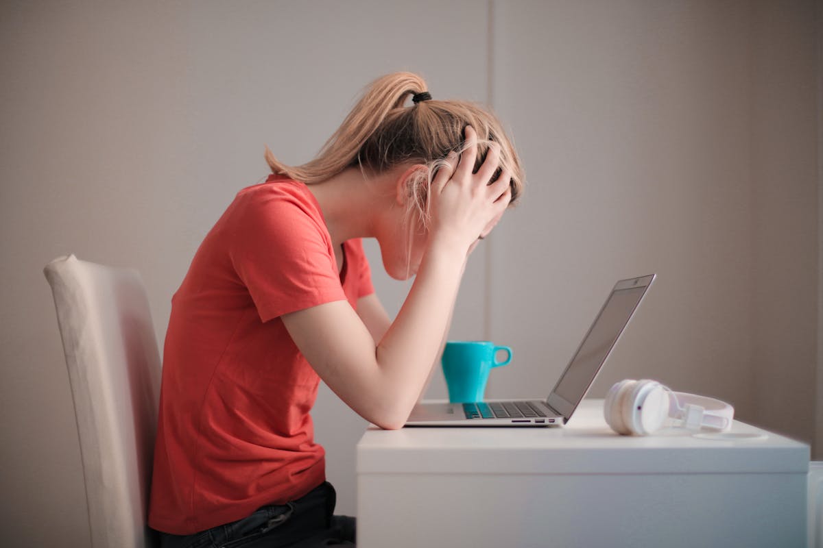 How to Find Balance Between Digital Life and Mental Health