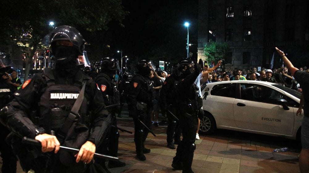 Kako Frans pres piše o protestima u Srbiji?